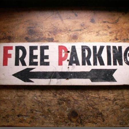Pop Art Pad Heart Of Old Town With Parking! Daire Hastings Dış mekan fotoğraf