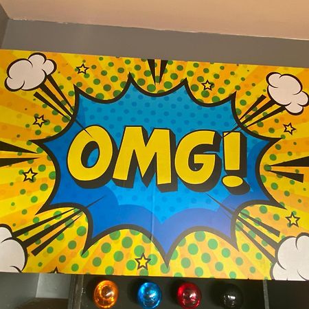 Pop Art Pad Heart Of Old Town With Parking! Daire Hastings Dış mekan fotoğraf